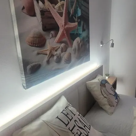 Csaladi Kikoeto Jula