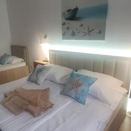 Apartament Csaladi Kikoeto Jula