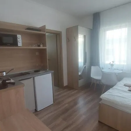 Csaladi Kikoeto Apartament *
