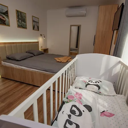 Csaladi Kikoeto Jula