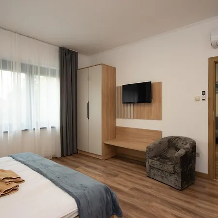 Csaladi Kikoeto Appartement *