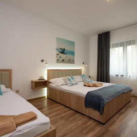 Csaladi Kikoeto Apartament