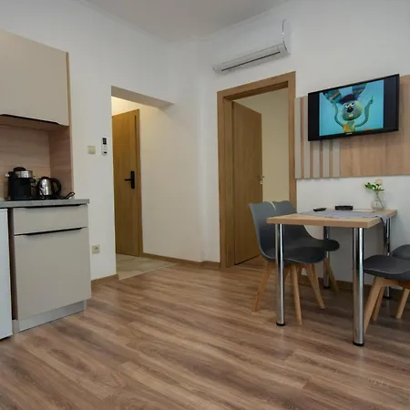 Csaladi Kikoeto Apartament Jula
