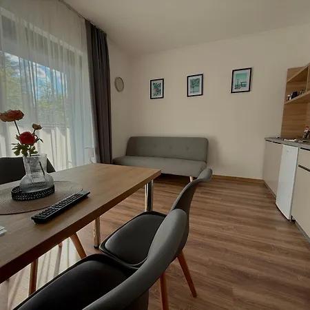 Csaladi Kikoeto Apartament *