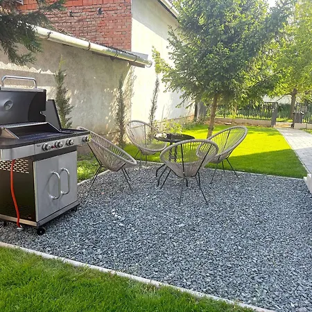 Csaladi Kikoeto Appartement *