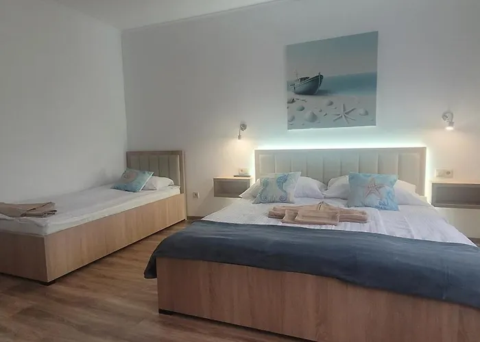 Csaladi Kikoeto Lägenhet *