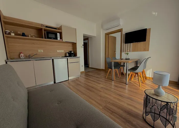 Csaladi Kikoeto Appartement *