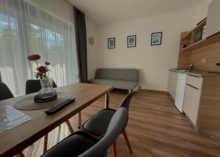 Csaladi Kikoeto Appartement *